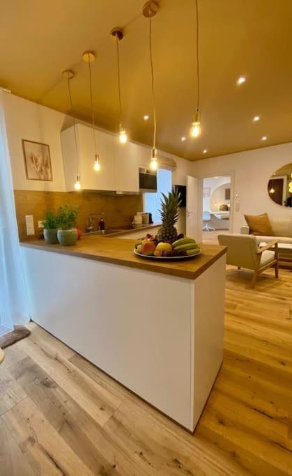 Komfort - Zentral, Mit Balkon Und Waschmaschine *