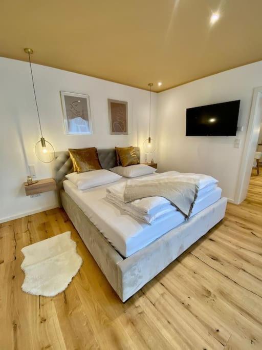 Komfort - Zentral, Mit Balkon Und Waschmaschine Apartment