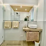 Komfort - Zentral, Mit Balkon Und Waschmaschine Apartment Düsseldorf