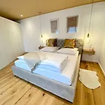 Komfort - Zentral, Mit Balkon Und Waschmaschine Apartment *