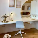 Apartment Komfort - Zentral, Mit Balkon Und Waschmaschine *