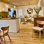 Komfort - Zentral, Mit Balkon Und Waschmaschine Dusseldorf
