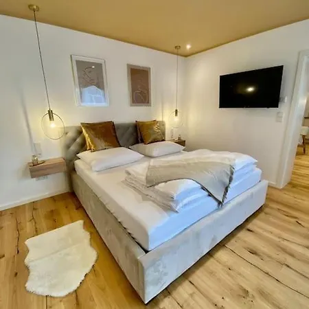 Komfort - Zentral, Mit Balkon Und Waschmaschine Appartement