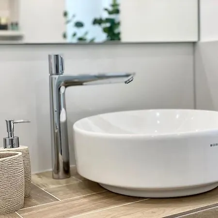 Komfort - Zentral, Mit Balkon Und Waschmaschine Appartement Düsseldorf