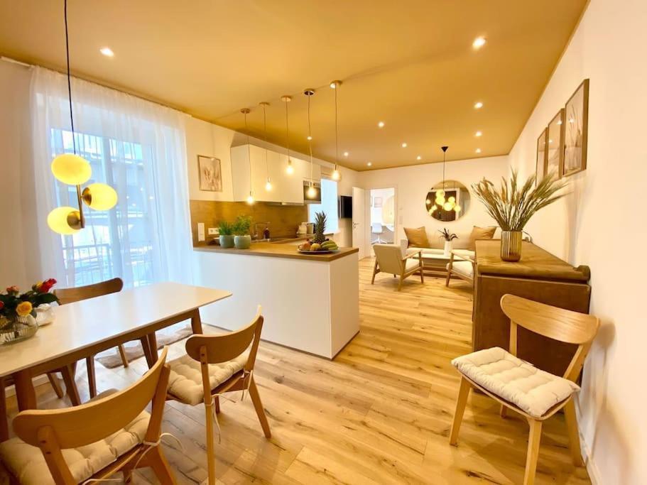 Komfort - Zentral, Mit Balkon Und Waschmaschine Apartment Düsseldorf